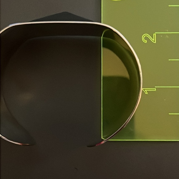 Stainless steel pyramid cuff - Picture 13 of 14